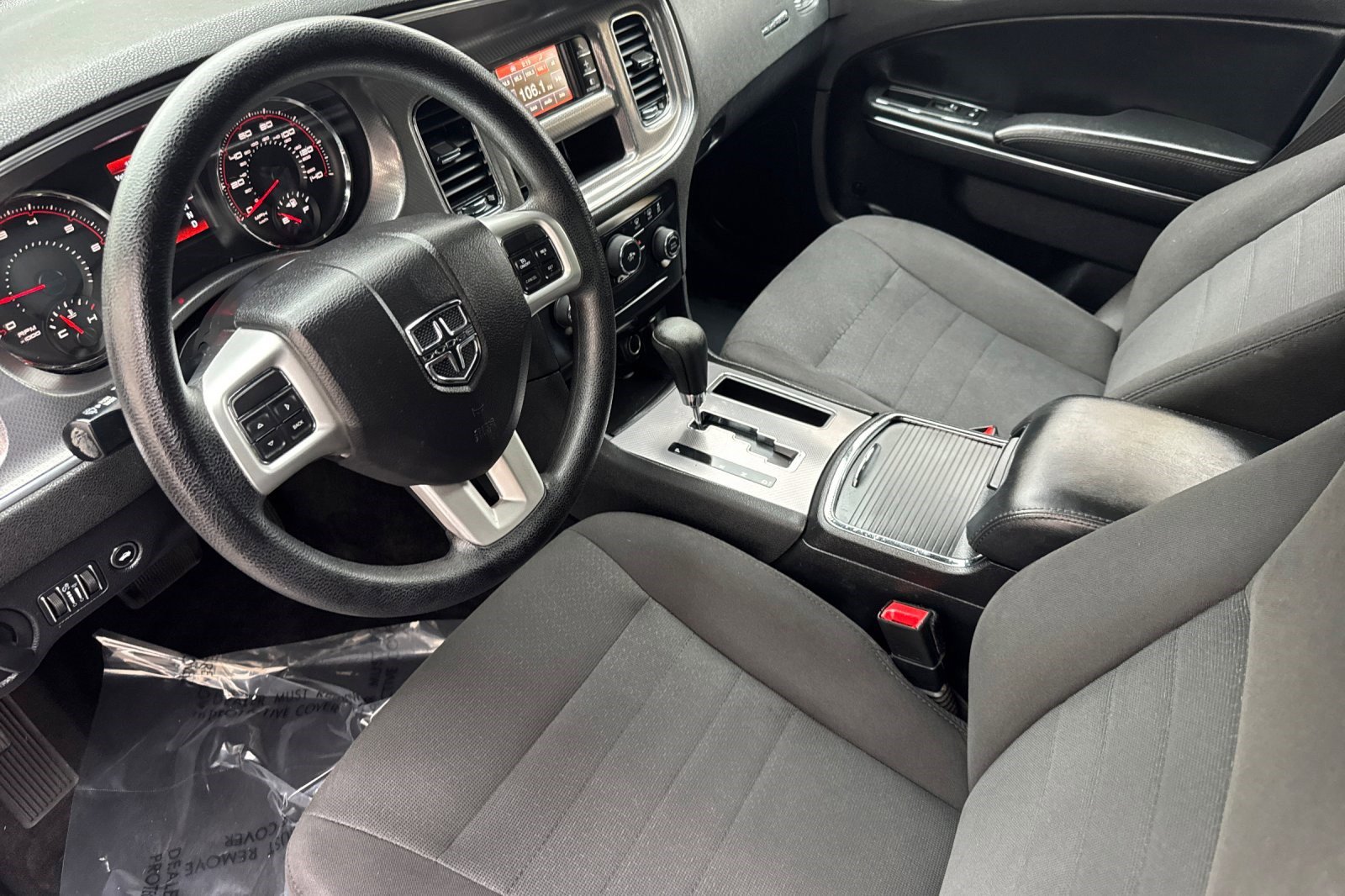 2014 Dodge Charger SE photo 4