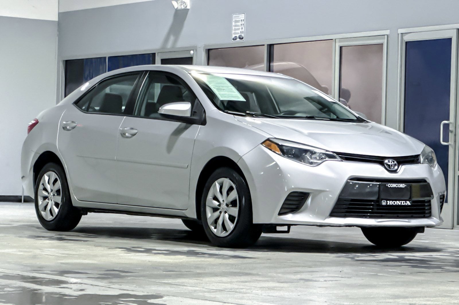 2015 Toyota Corolla LE photo 5