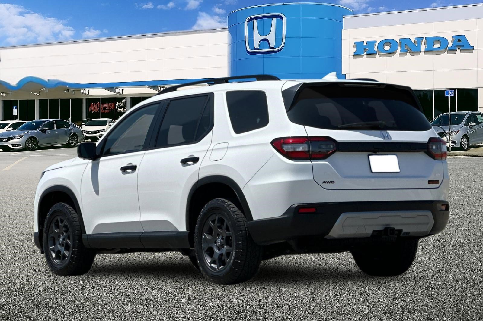 2025 Honda Pilot TrailSport photo 3