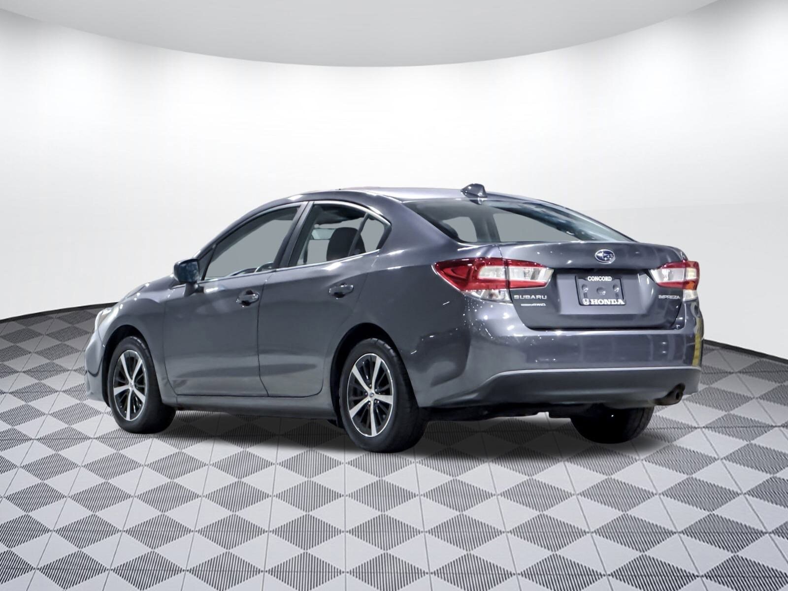 2019 Subaru Impreza 2.0i Premium photo 3