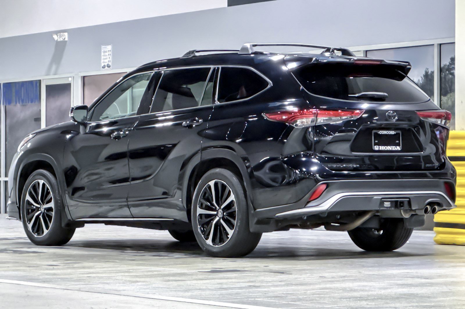 2021 Toyota Highlander XSE photo 3