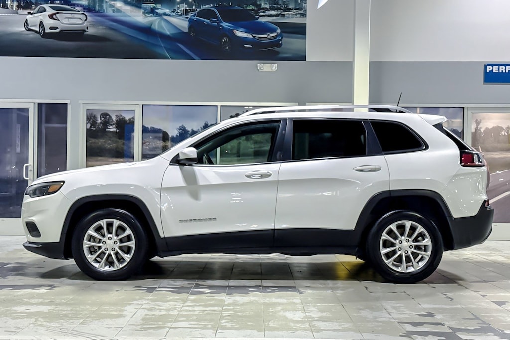 Used 2019 Jeep Cherokee Latitude FWD SUV