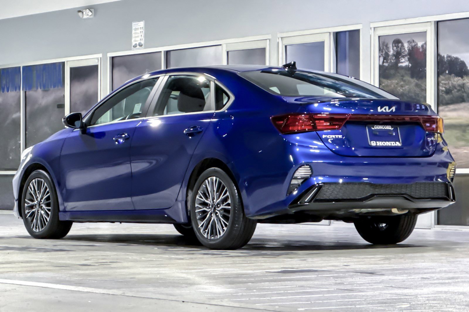 2024 Kia Forte GT-Line photo 3