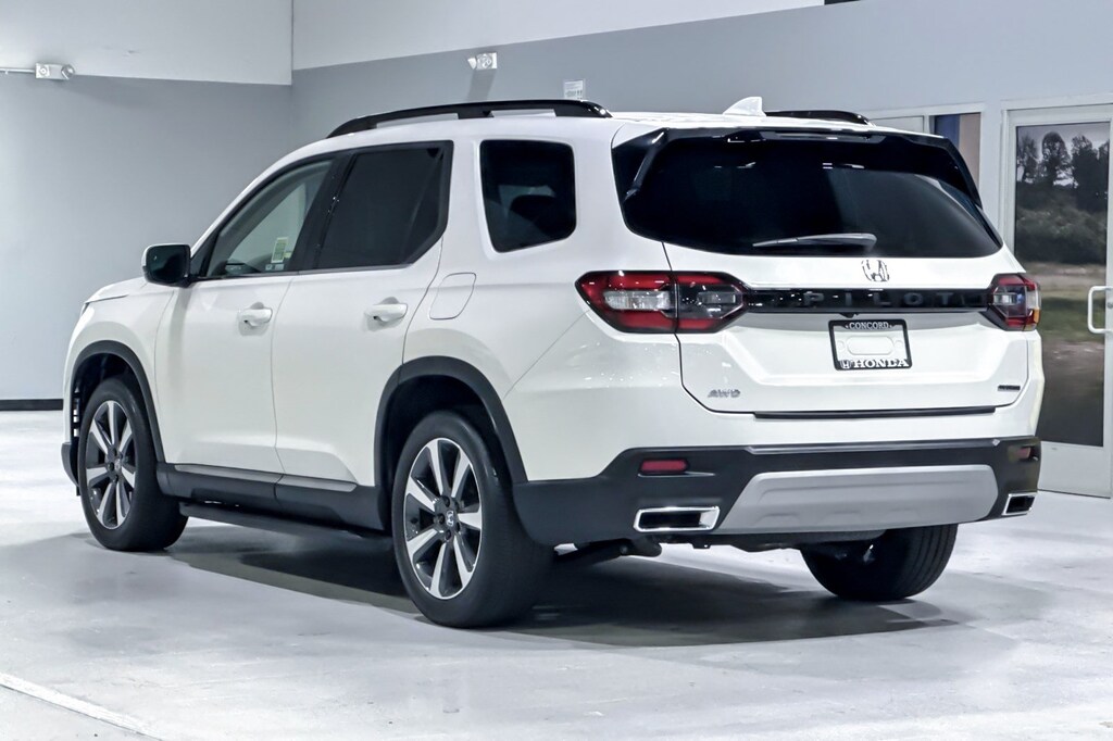 Used 2024 Honda Pilot Touring SUV
