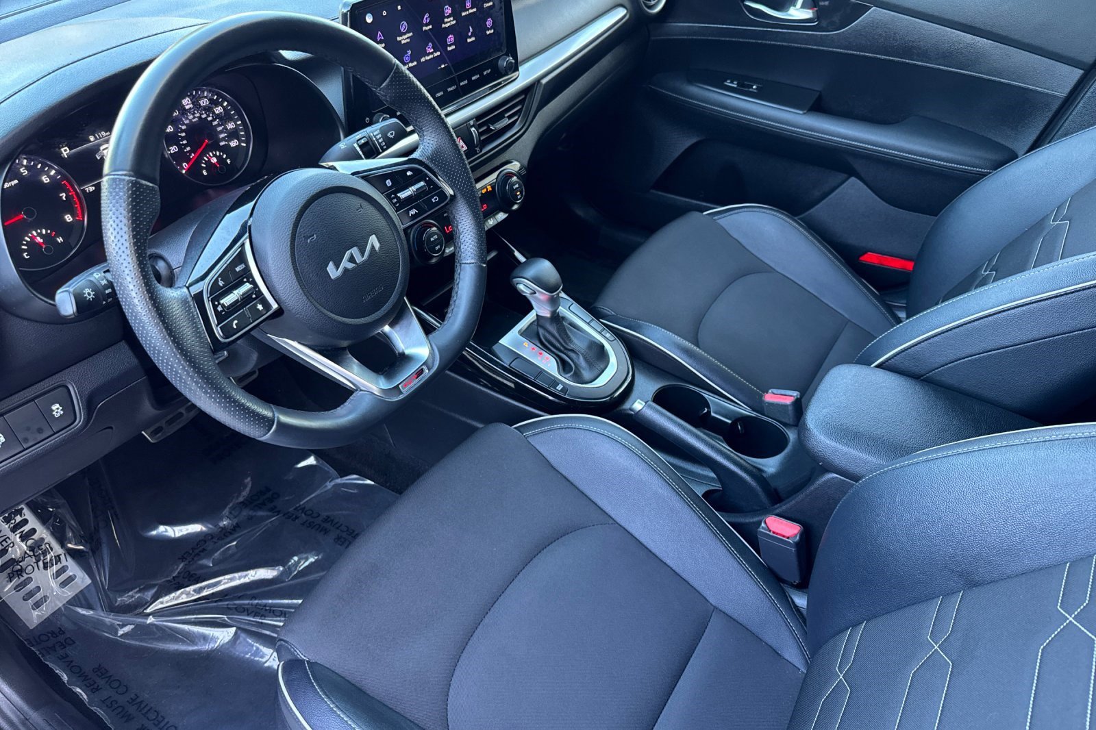 2023 Kia Forte GT-Line photo 4