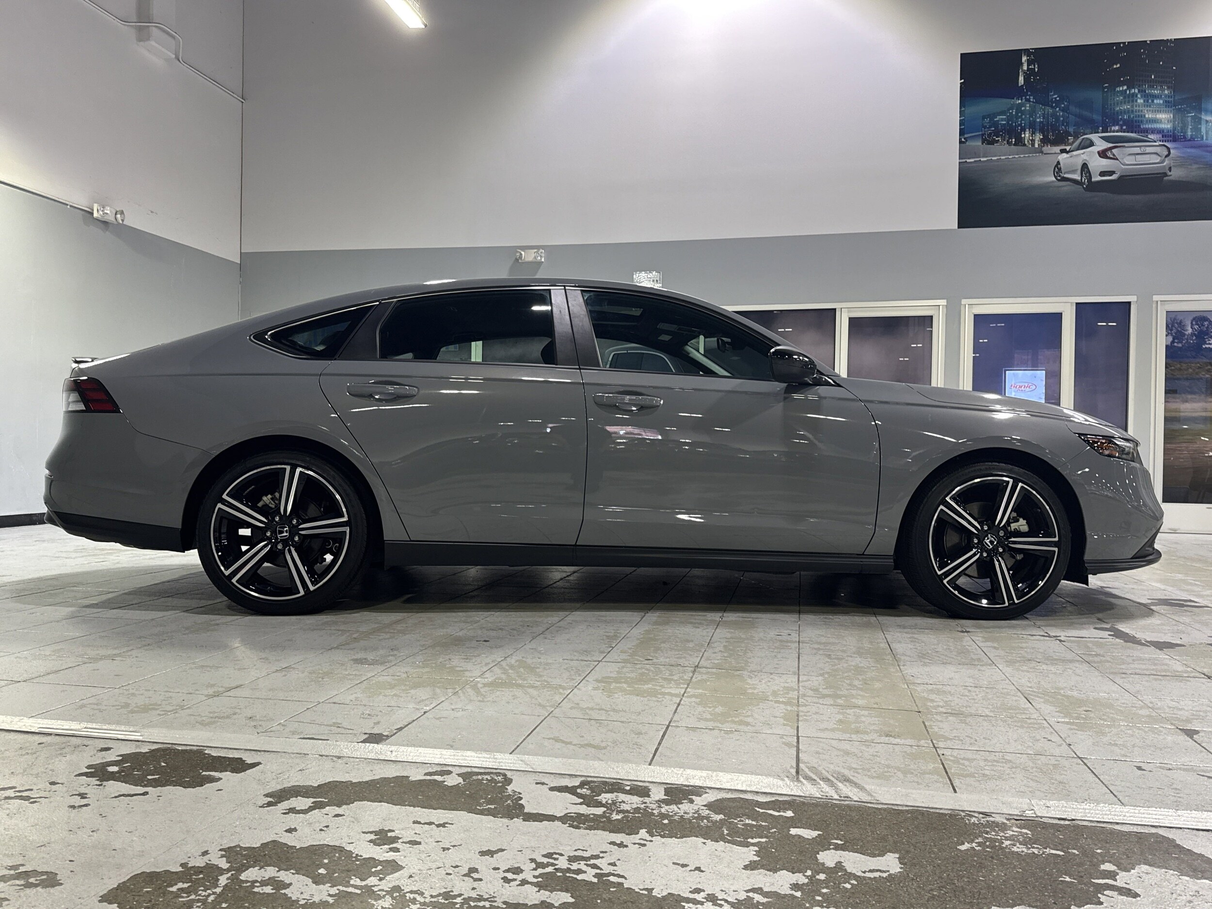 2023 Honda Accord Hybrid Sport photo 2