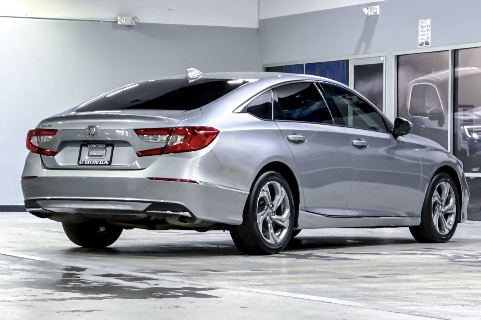 2018 Honda Accord EX-L w/Navi photo 3