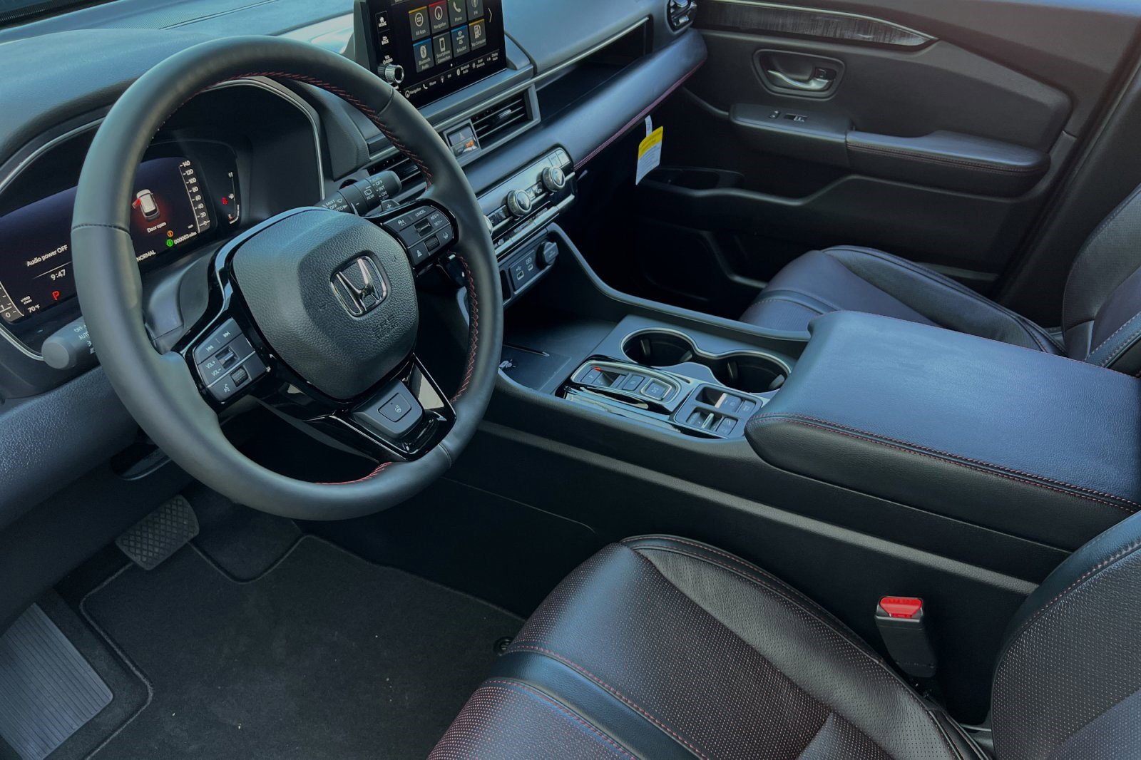 2025 Honda Pilot Black Edition photo 3