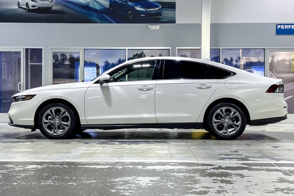Used 2024 Honda Accord EX Sedan