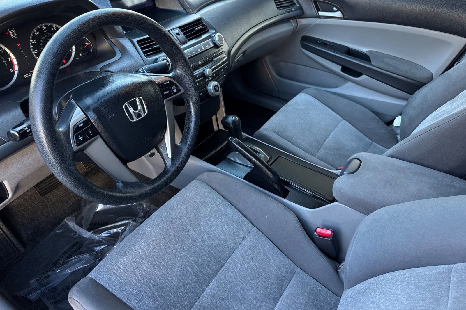 2010 Honda Accord LX photo 3