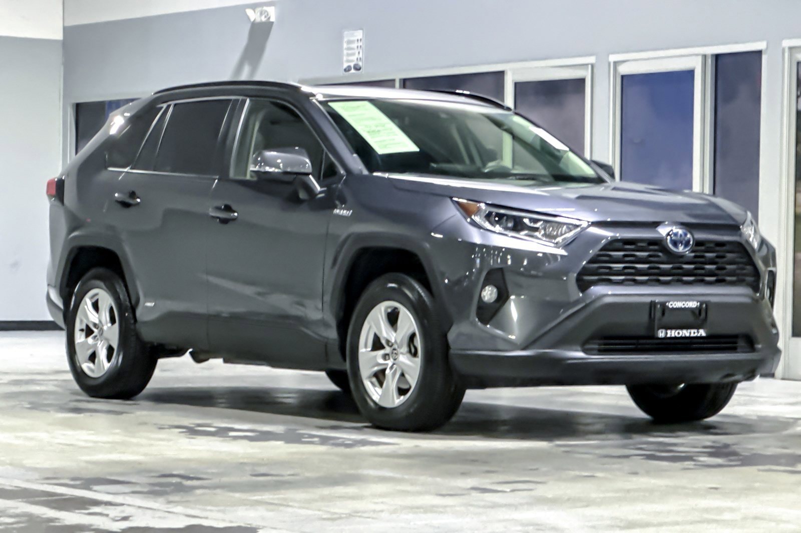 2021 Toyota RAV4 Hybrid XLE photo 5