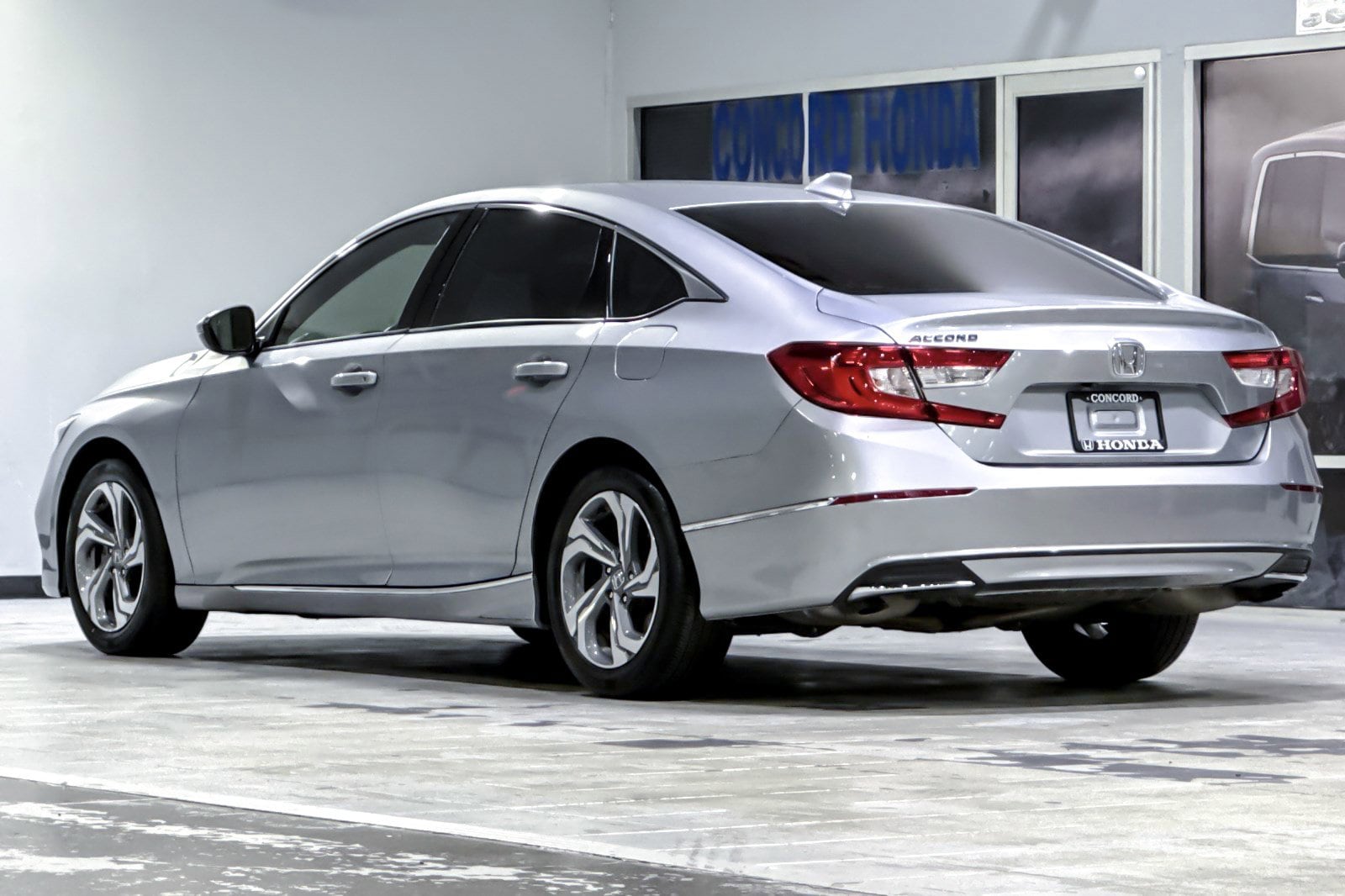 2018 Honda Accord EX-L w/Navi photo 2