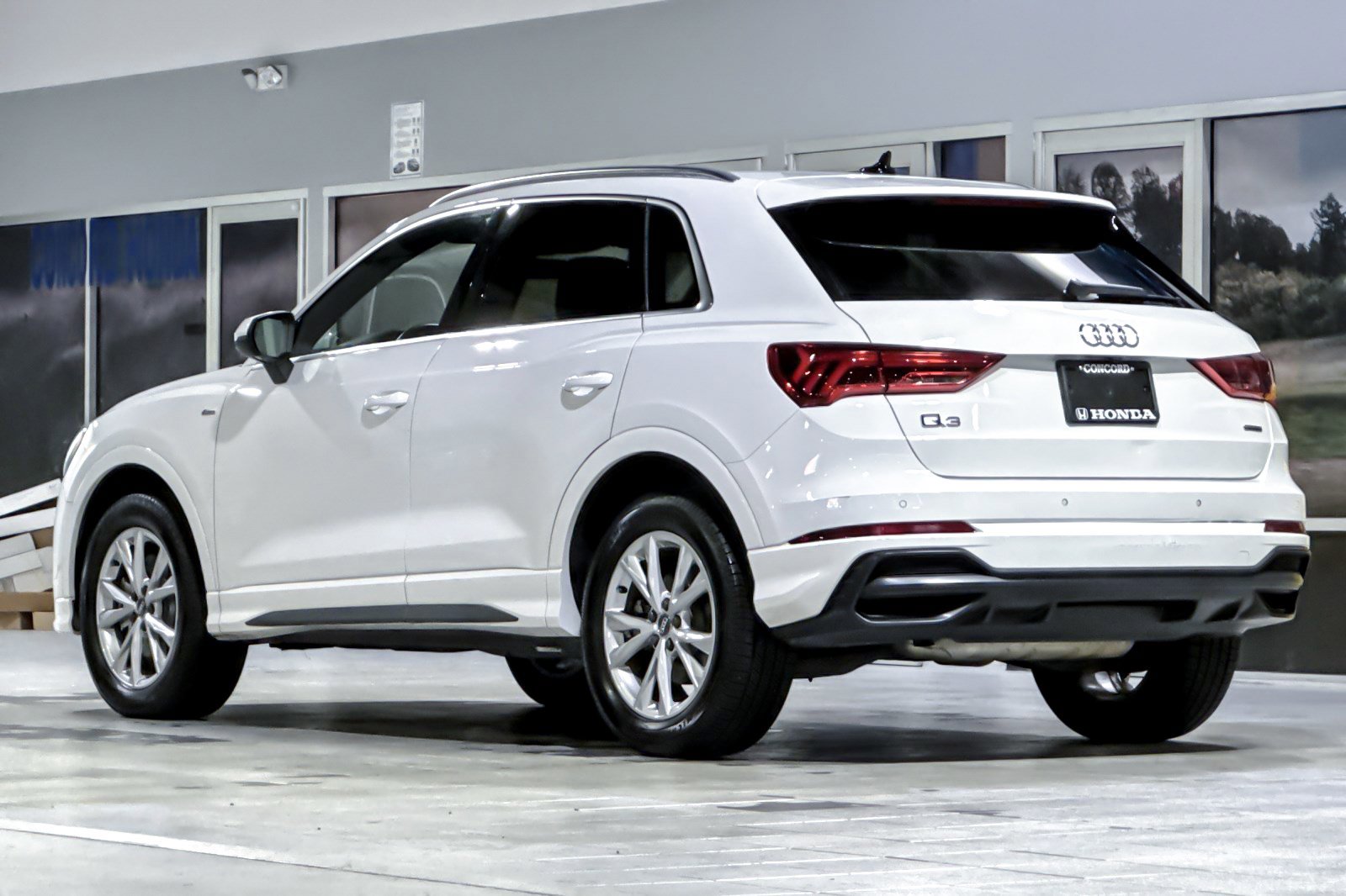 2021 Audi Q3 45 TFSI S line Premium photo 2