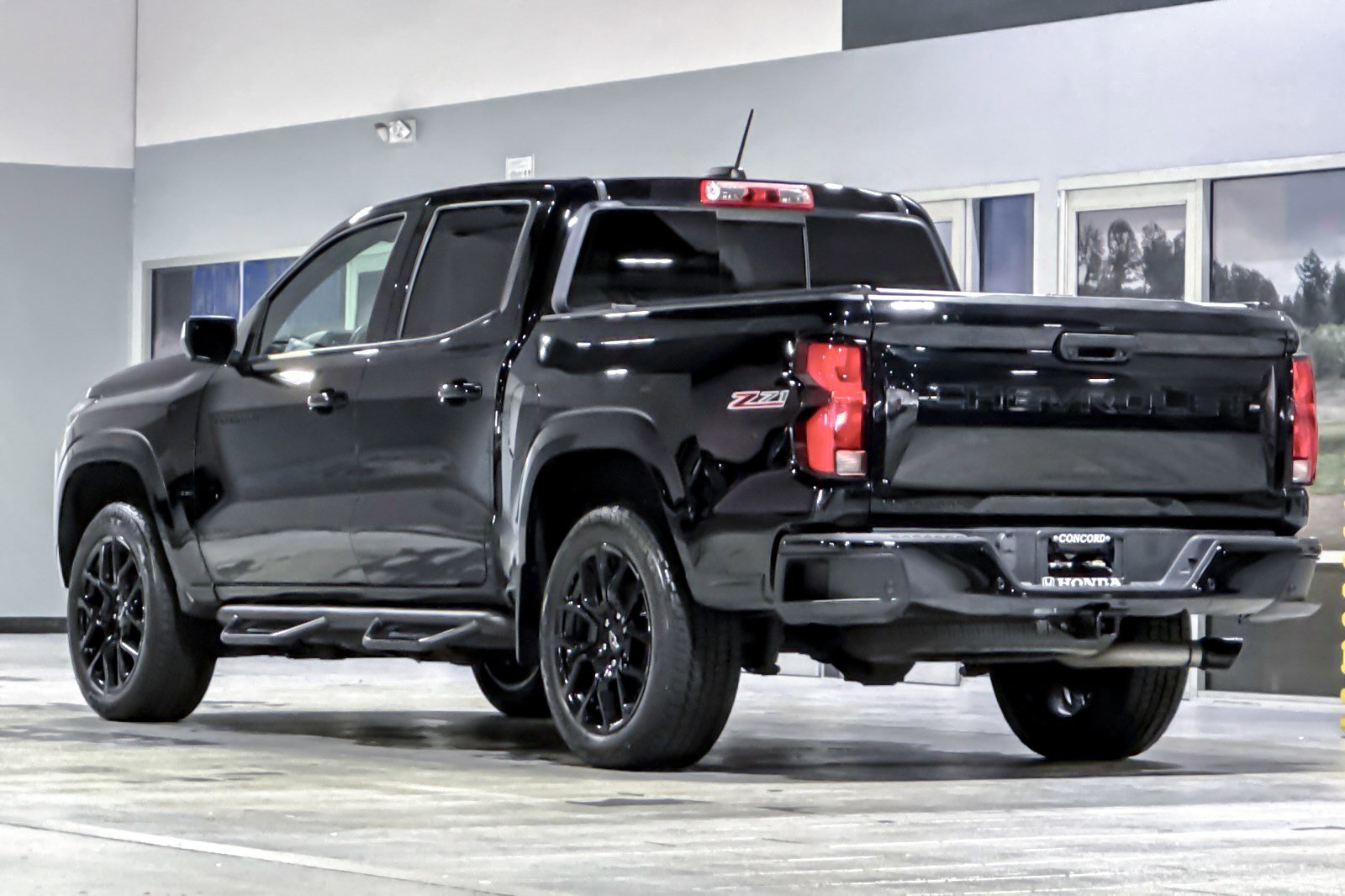 2024 Chevrolet Colorado Z71 photo 3