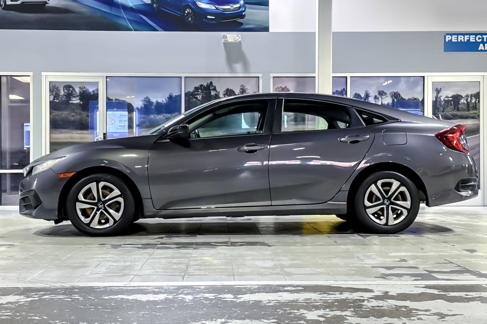 2017 Honda Civic LX photo 2