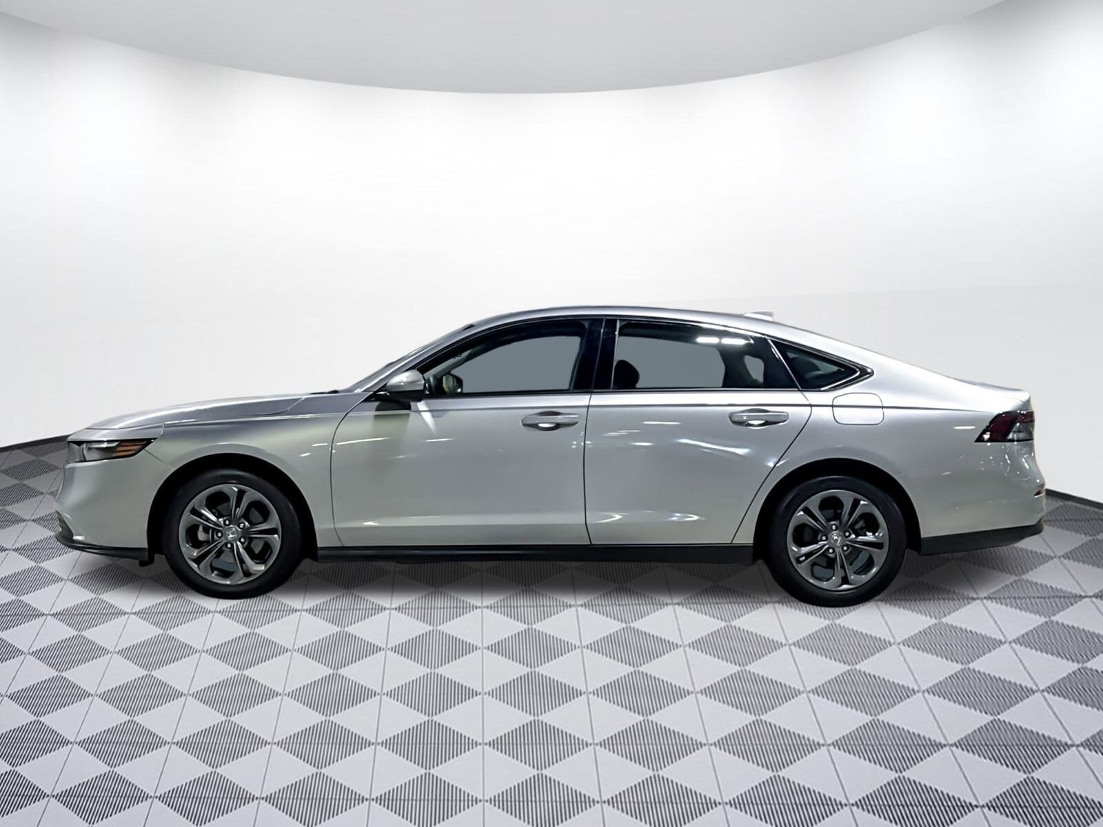 2023 Honda Accord EX photo 3