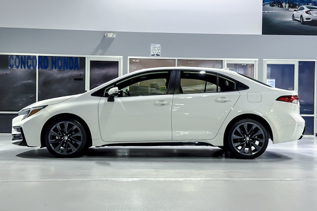 Used 2024 Toyota Corolla SE Sedan
