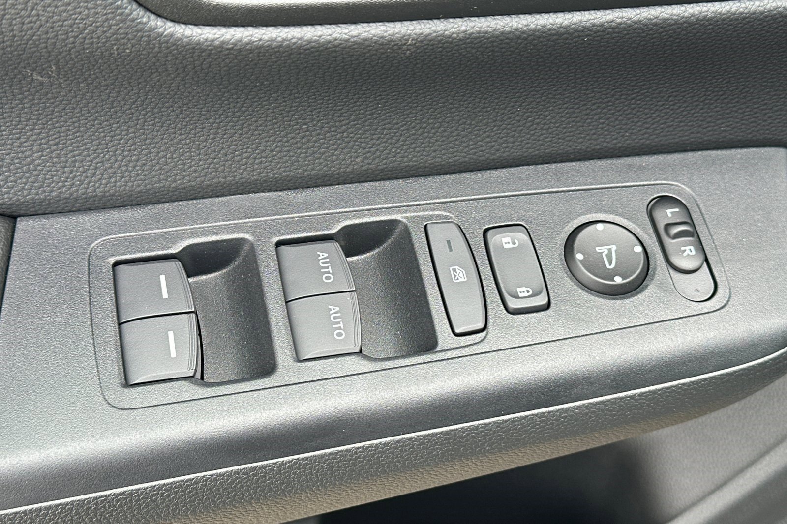 2026 Honda CR-V EX photo 4