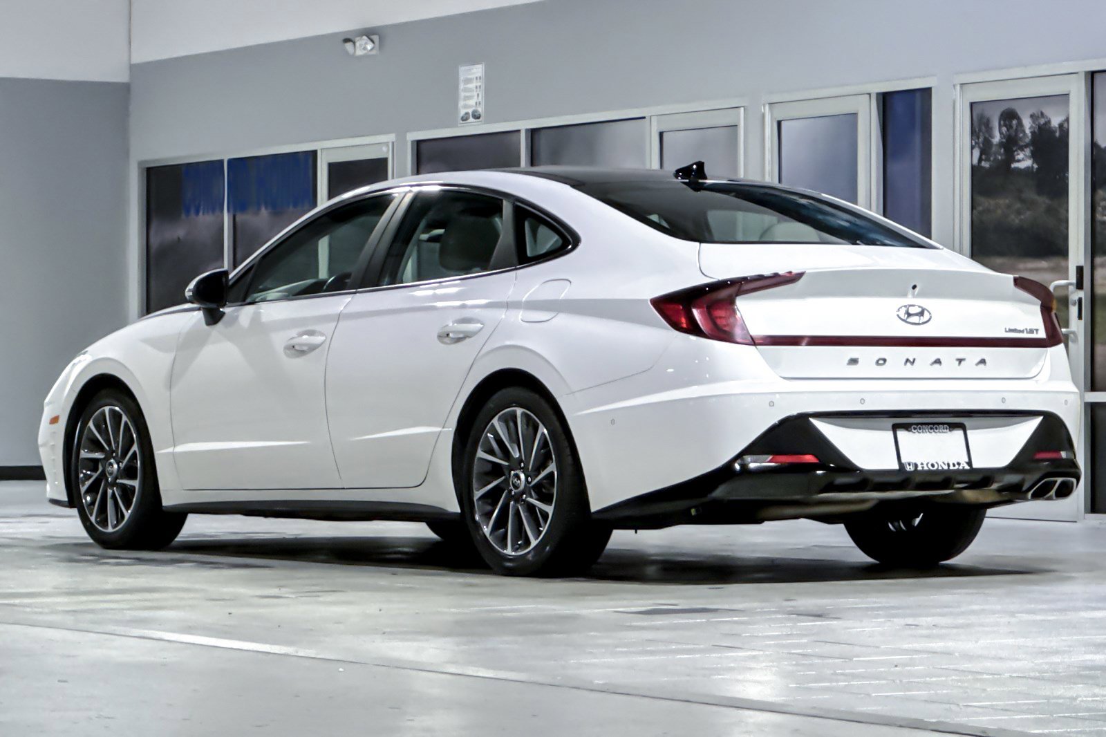 2023 Hyundai Sonata Limited photo 3