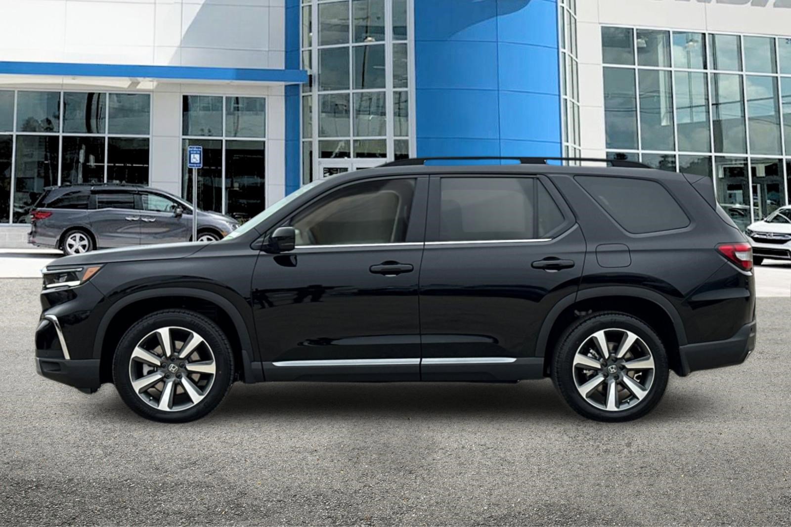 2025 Honda Pilot Elite photo 2
