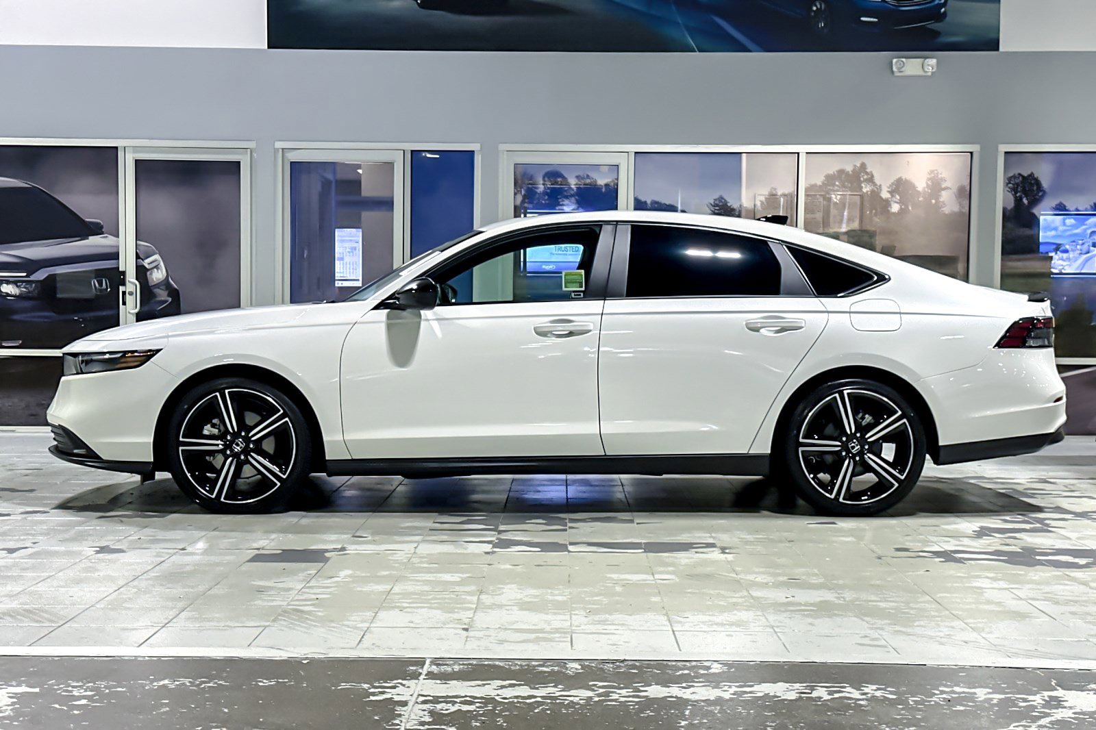 2024 Honda Accord Hybrid Sport photo 2