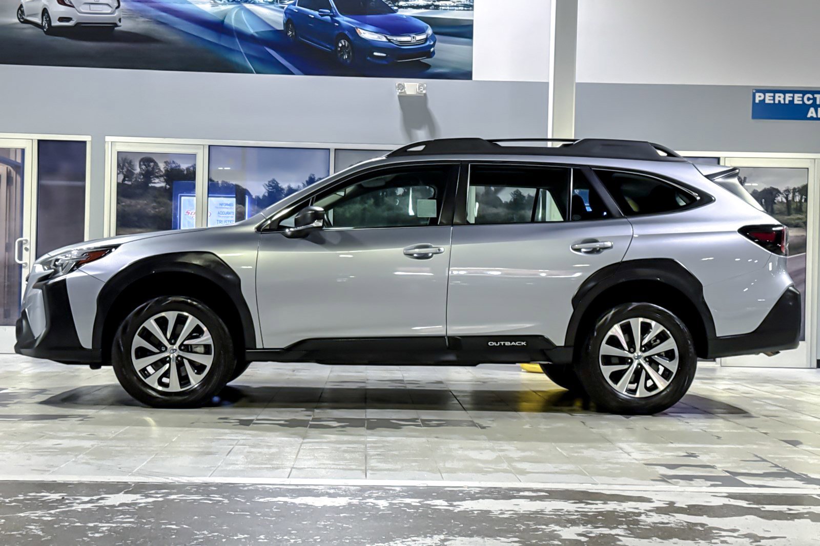 2023 Subaru Outback Base photo 2
