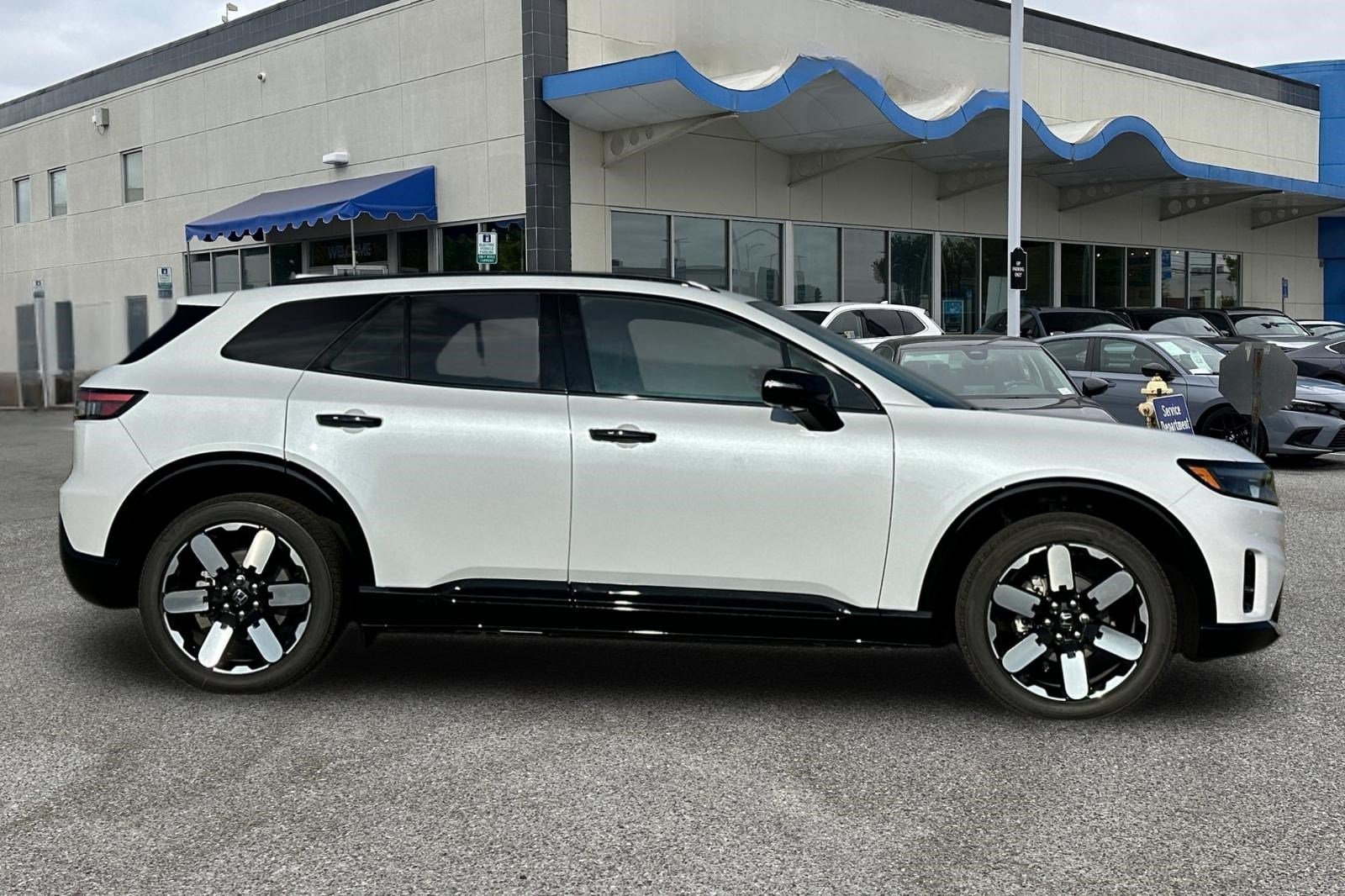 Prologue Elite SUV