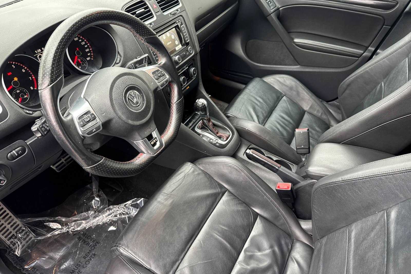 2013 Volkswagen Golf GTI Wolfsburg Edition photo 3