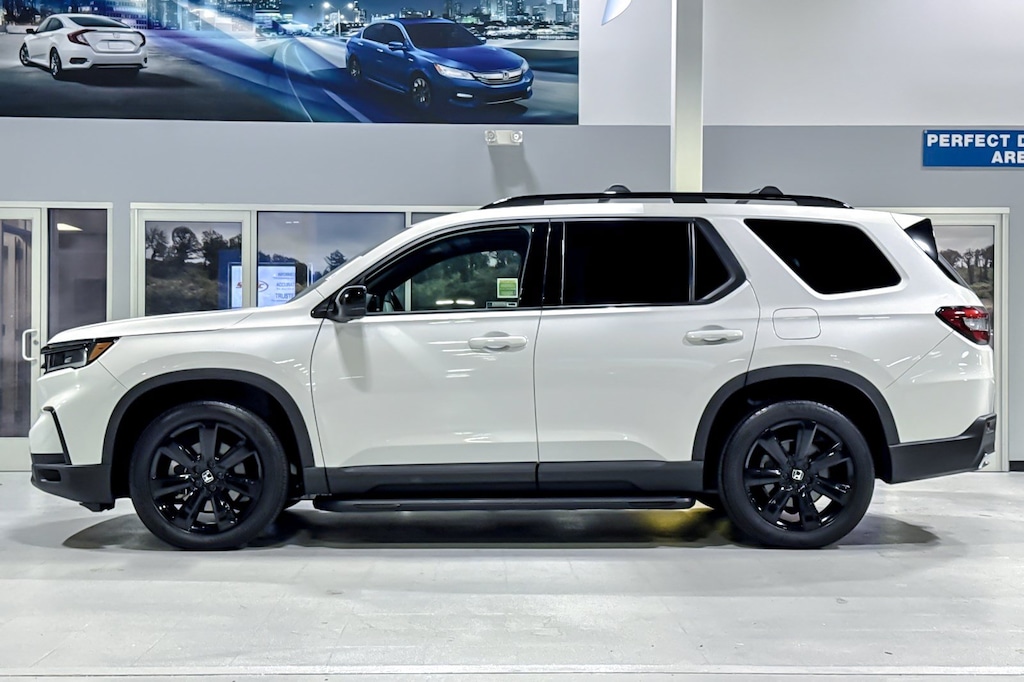 Used 2025 Honda Pilot Black Edition SUV