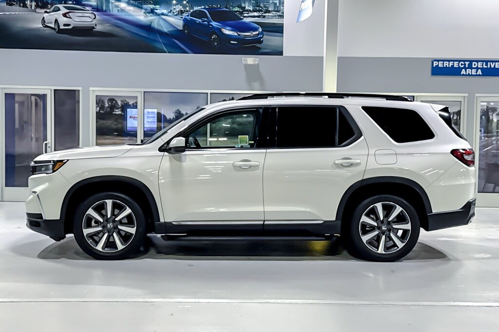 Used 2024 Honda Pilot Touring SUV