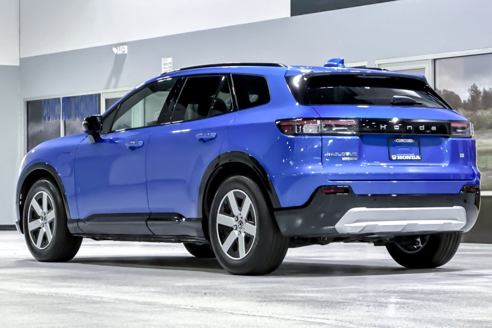 Prologue Touring SUV