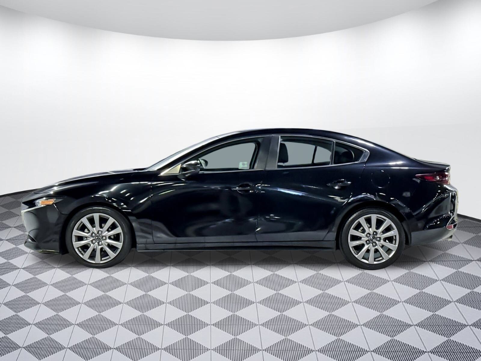 2021 Mazda Mazda3 Select photo 2