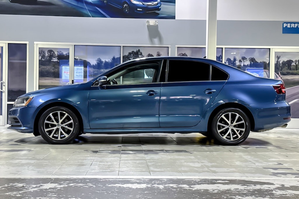 Used 2017 Volkswagen Jetta 1.4T SE Sedan