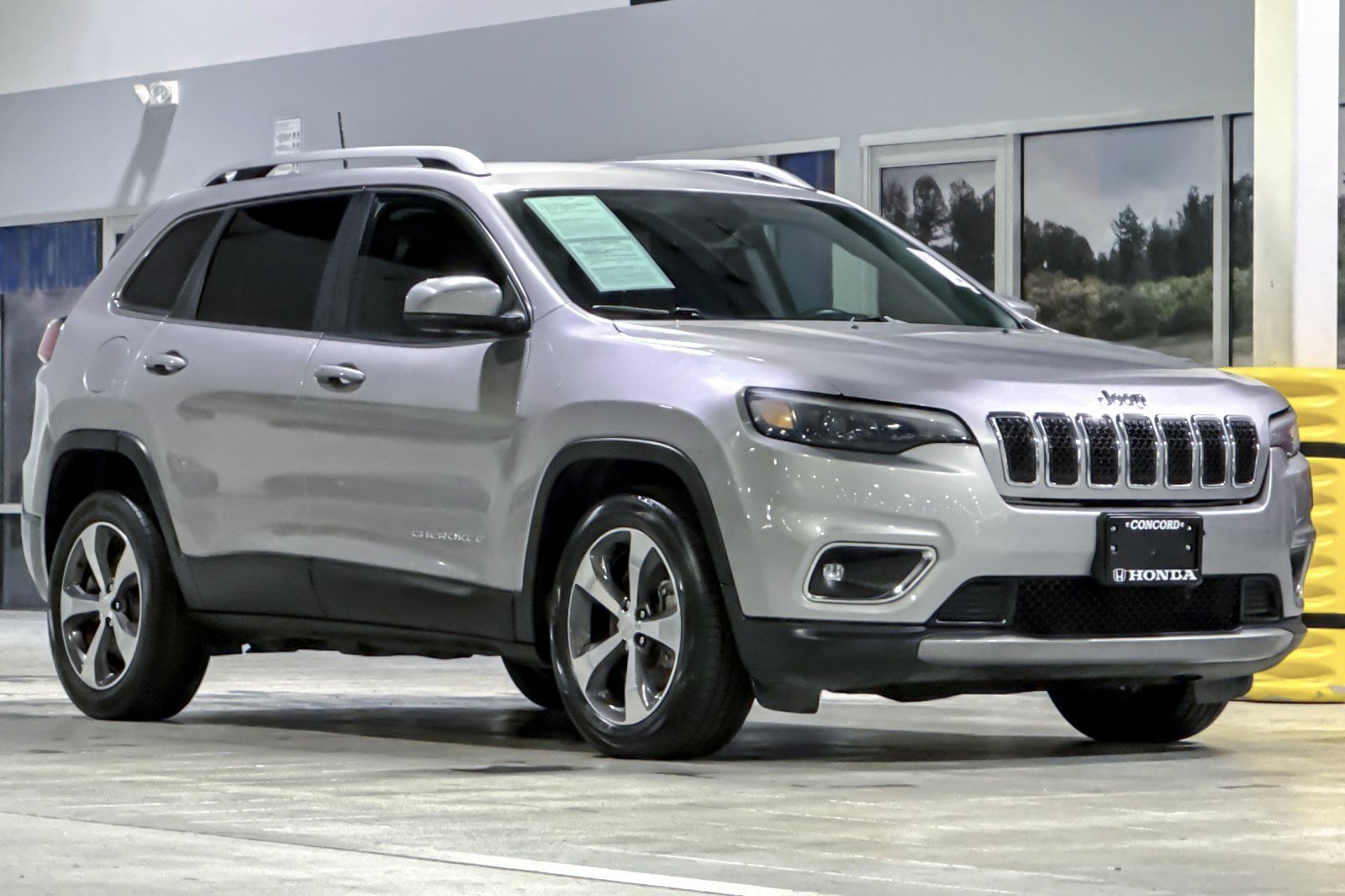 2019 Jeep Cherokee Limited FWD photo 5