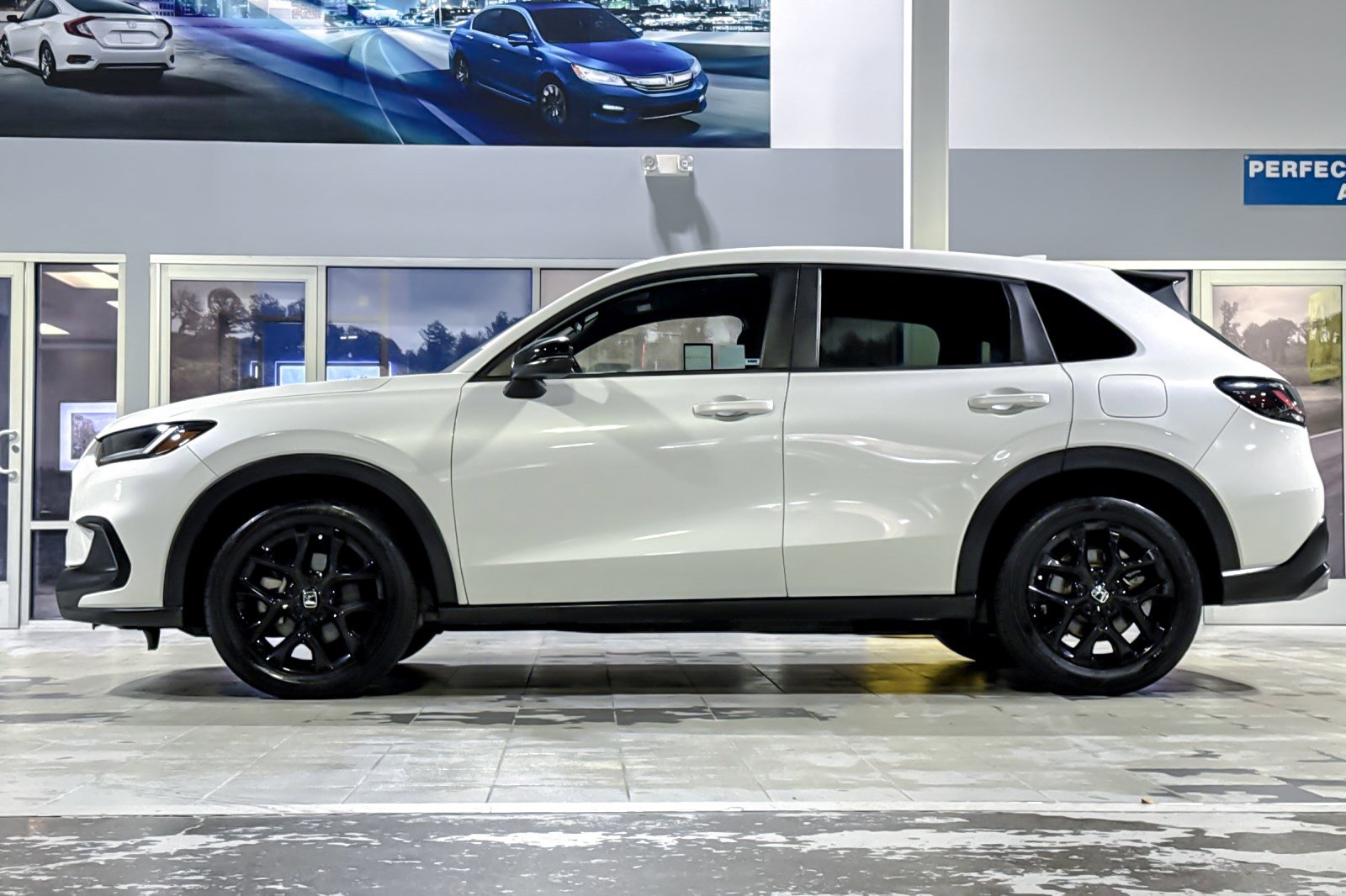 2023 Honda HR-V Sport 2WD photo 3