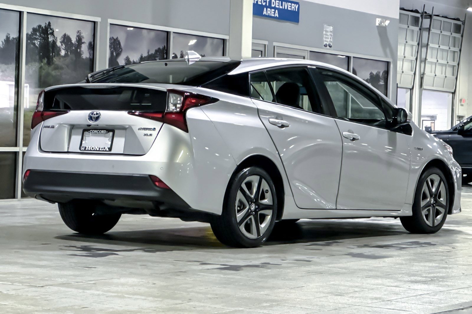 2020 Toyota Prius XLE photo 3