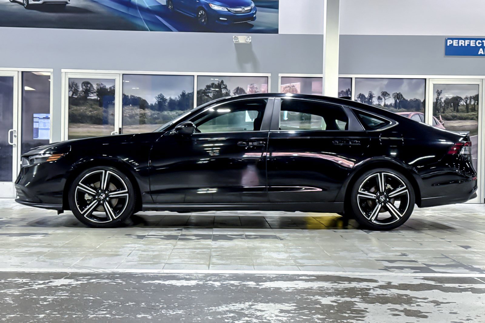 2024 Honda Accord Hybrid Sport photo 2