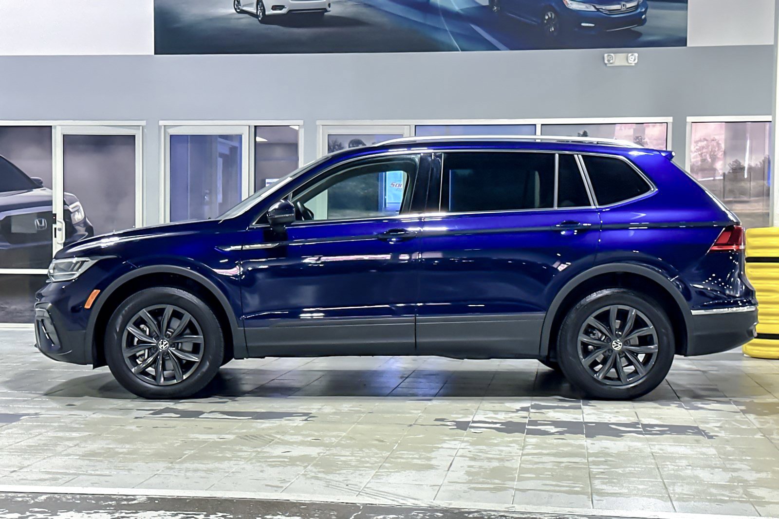 2024 Volkswagen Tiguan SE Wolfsburg Edition photo 2