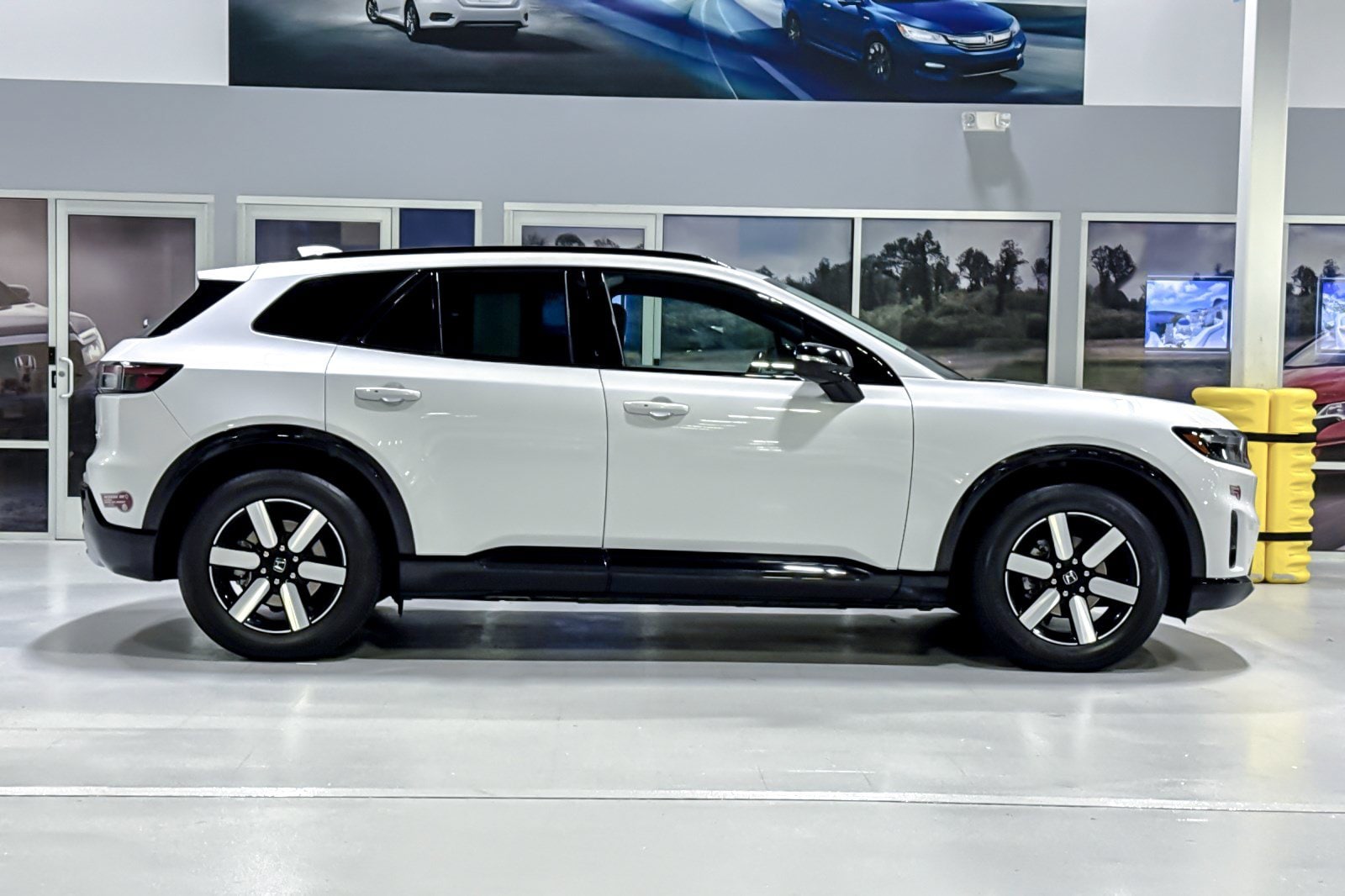 Prologue Touring SUV