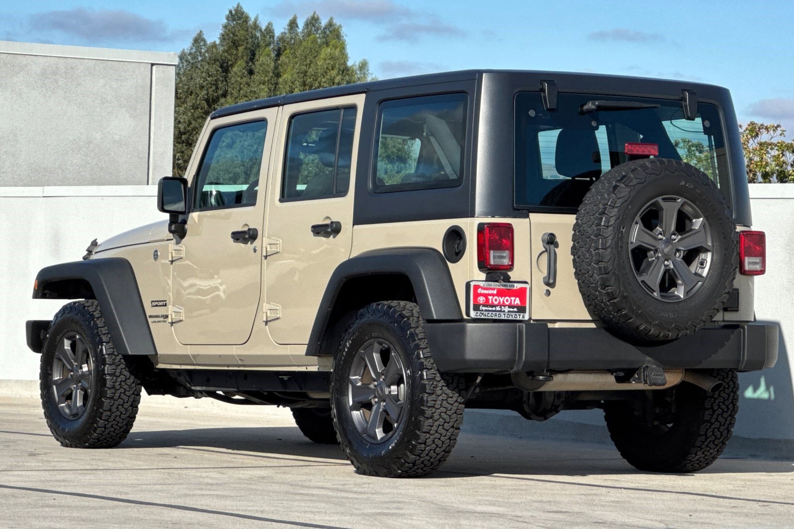 2018 Jeep Wrangler Unlimited Sport photo 3