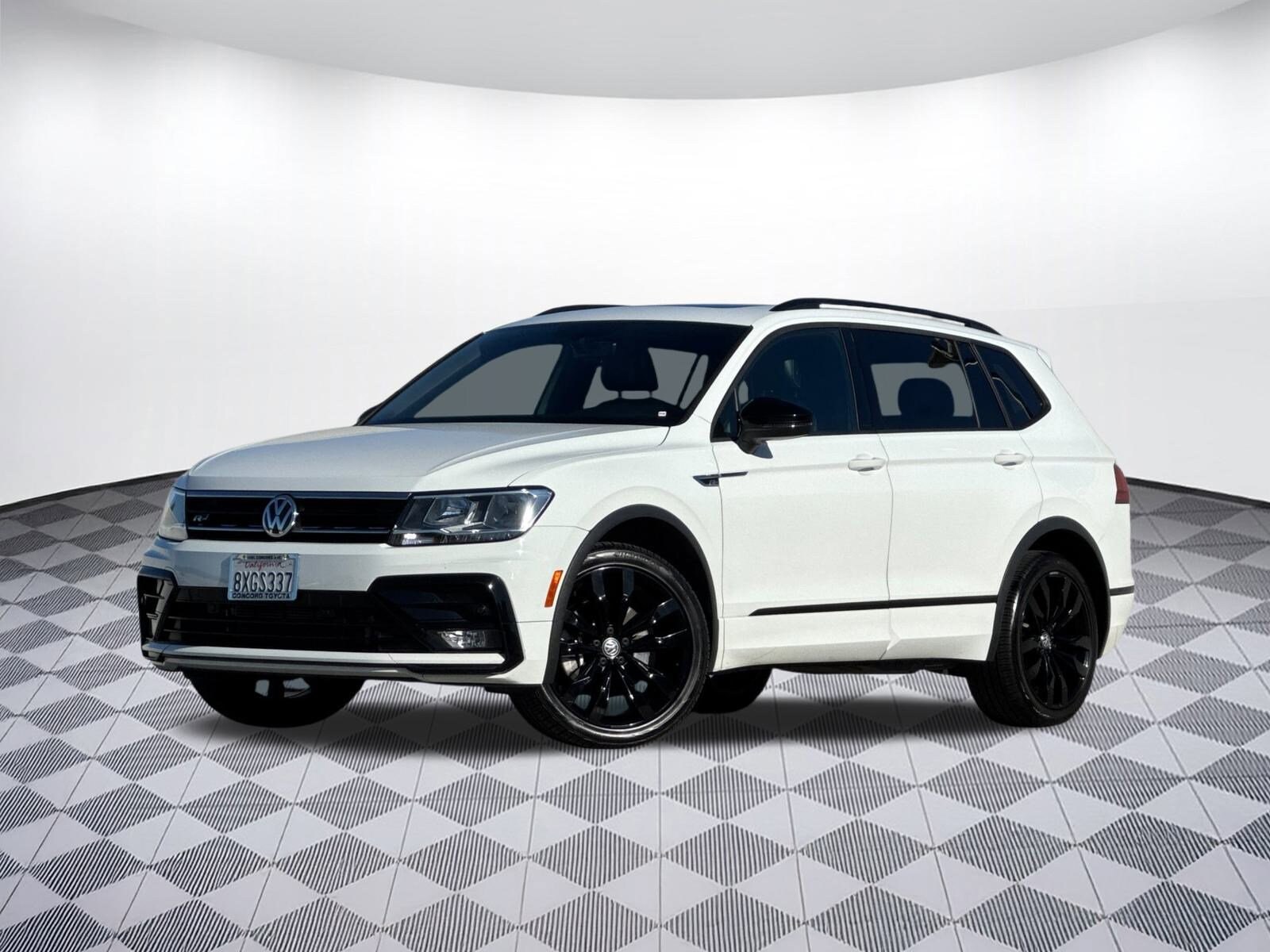 2021 Volkswagen Tiguan SE photo 2