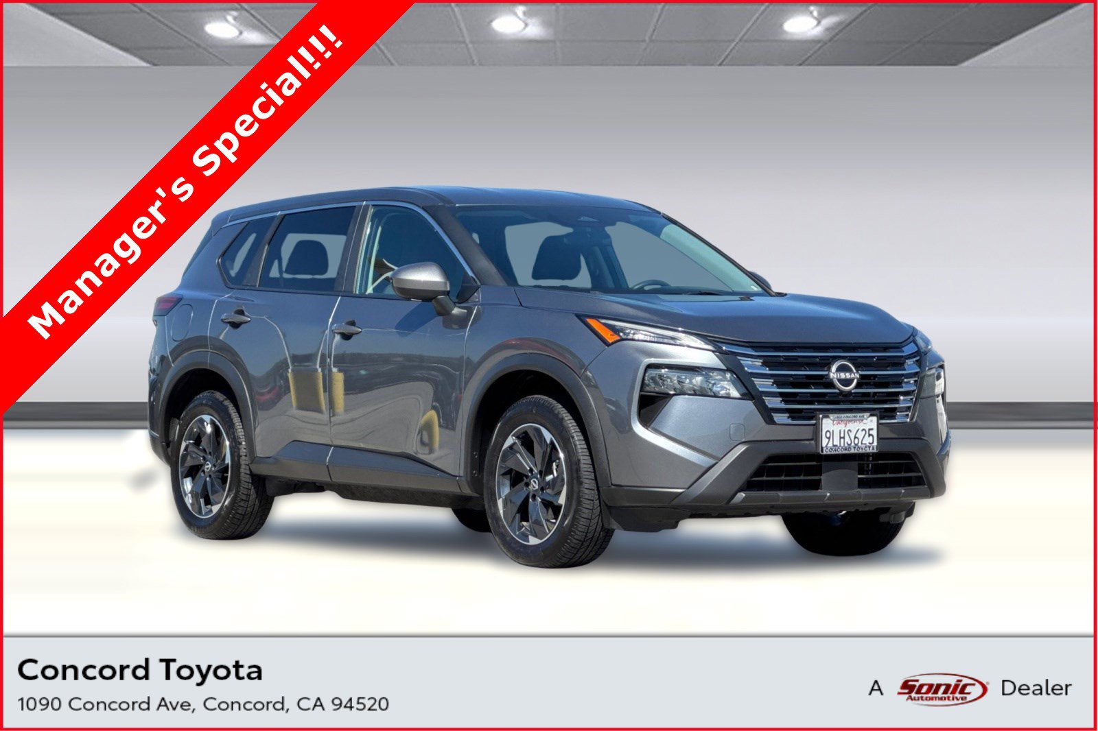 2024 Nissan Rogue SV's photo