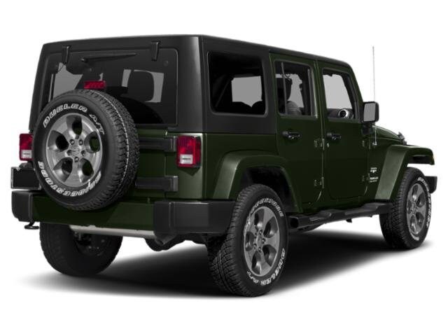 2015 Jeep Wrangler Unlimited Sahara photo 2