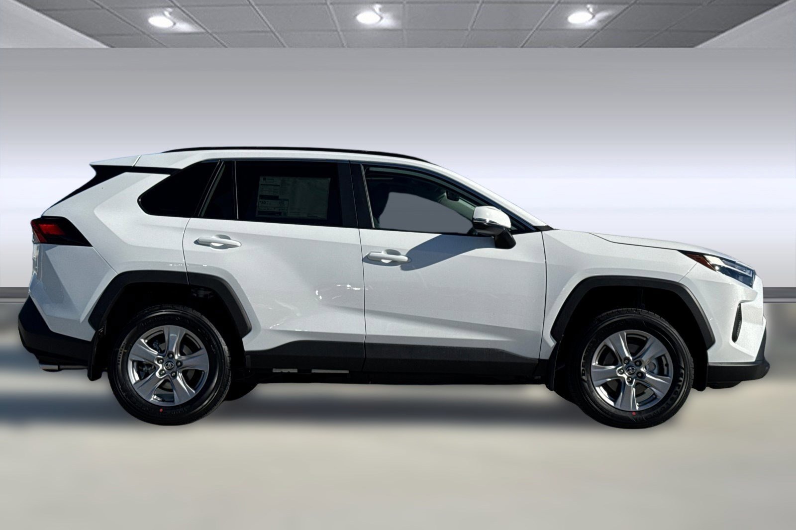 2025 Toyota RAV4 XLE photo 2