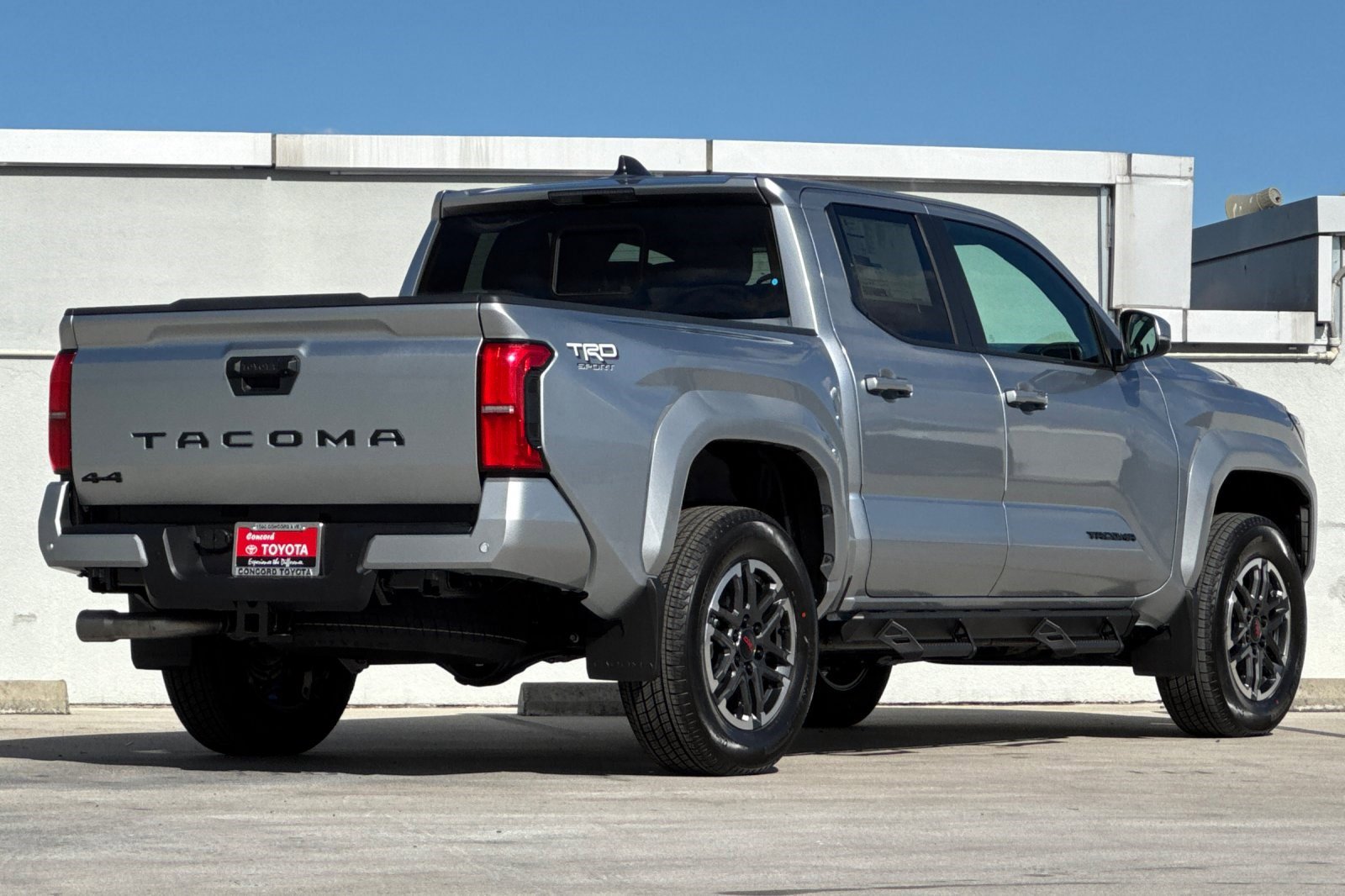 2025 Toyota Tacoma TRD Sport 4x4 Double Cab photo 3