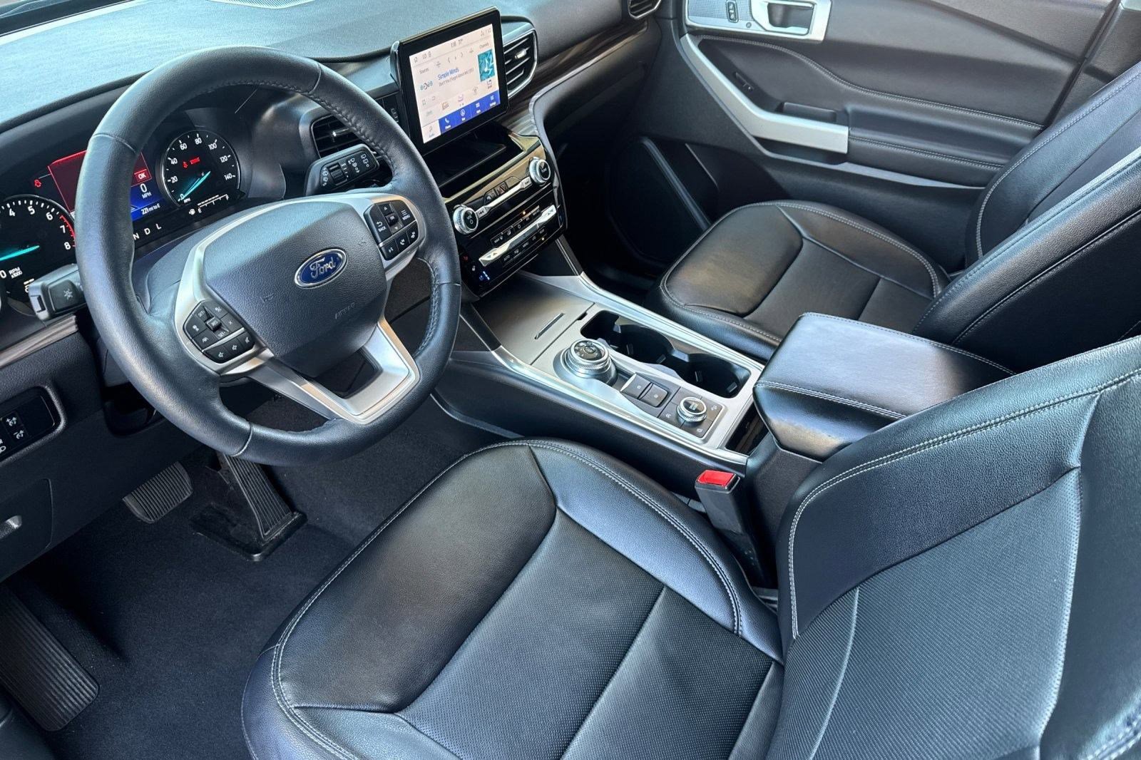 2024 Ford Explorer Limited photo 3