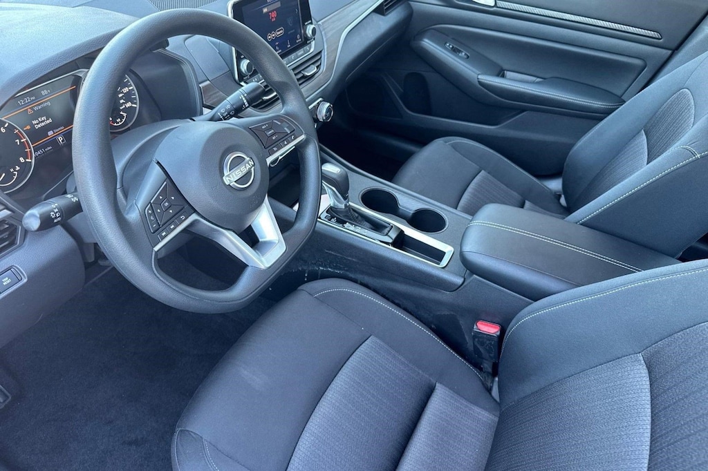 Used 2025 Nissan Altima SV Sedan