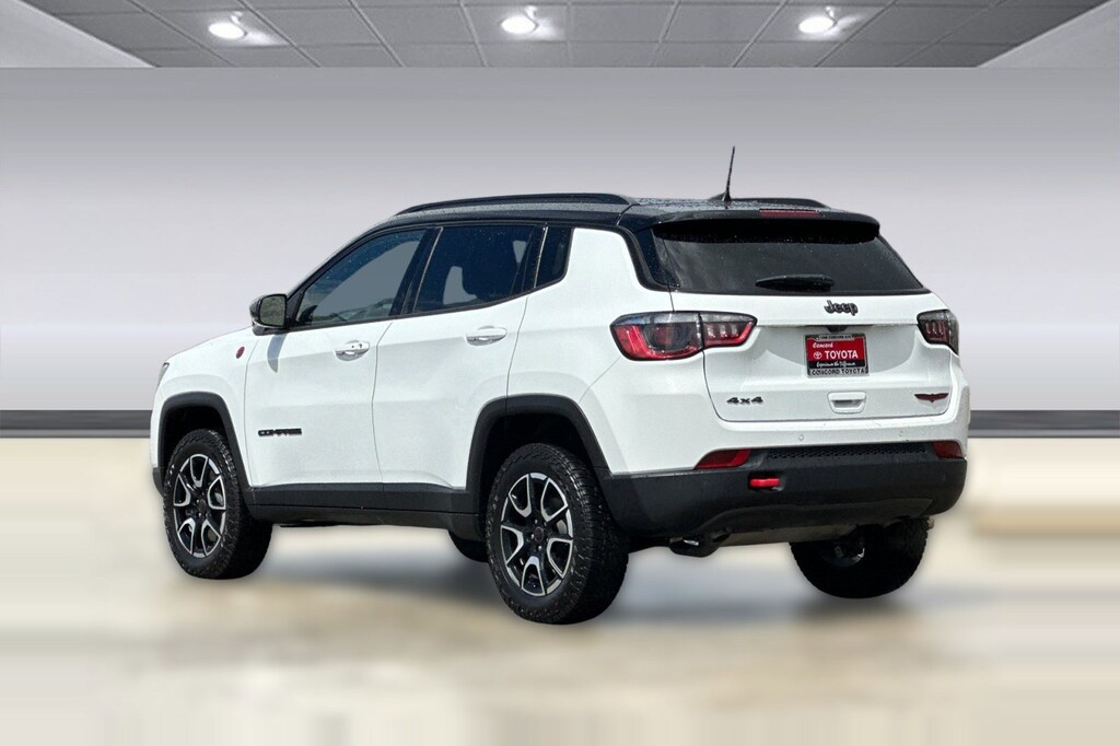 Used 2025 Jeep Compass Trailhawk SUV