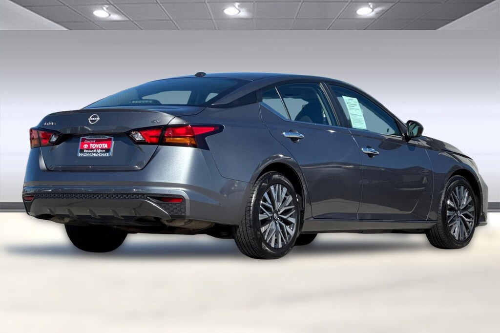Used 2024 Nissan Altima 2.5 SV Sedan
