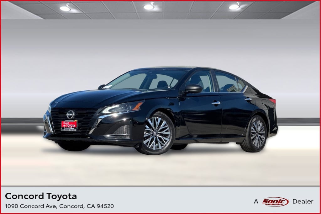 Used 2025 Nissan Altima SV Sedan